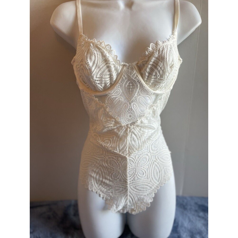 UNDIZ Embroidered Mesh Bodysuit Size L White